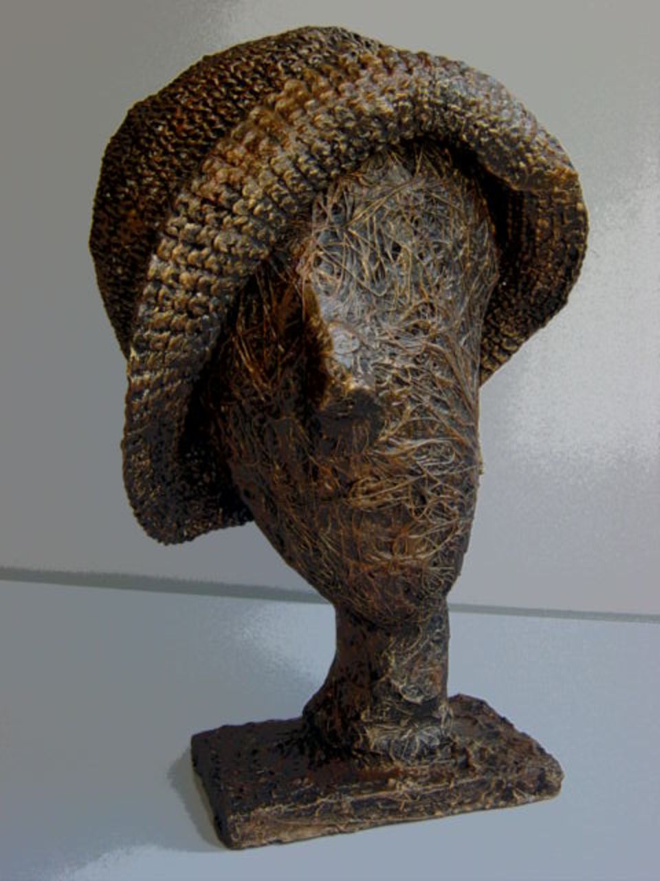 Photo de la sculpture Dame en chapeau